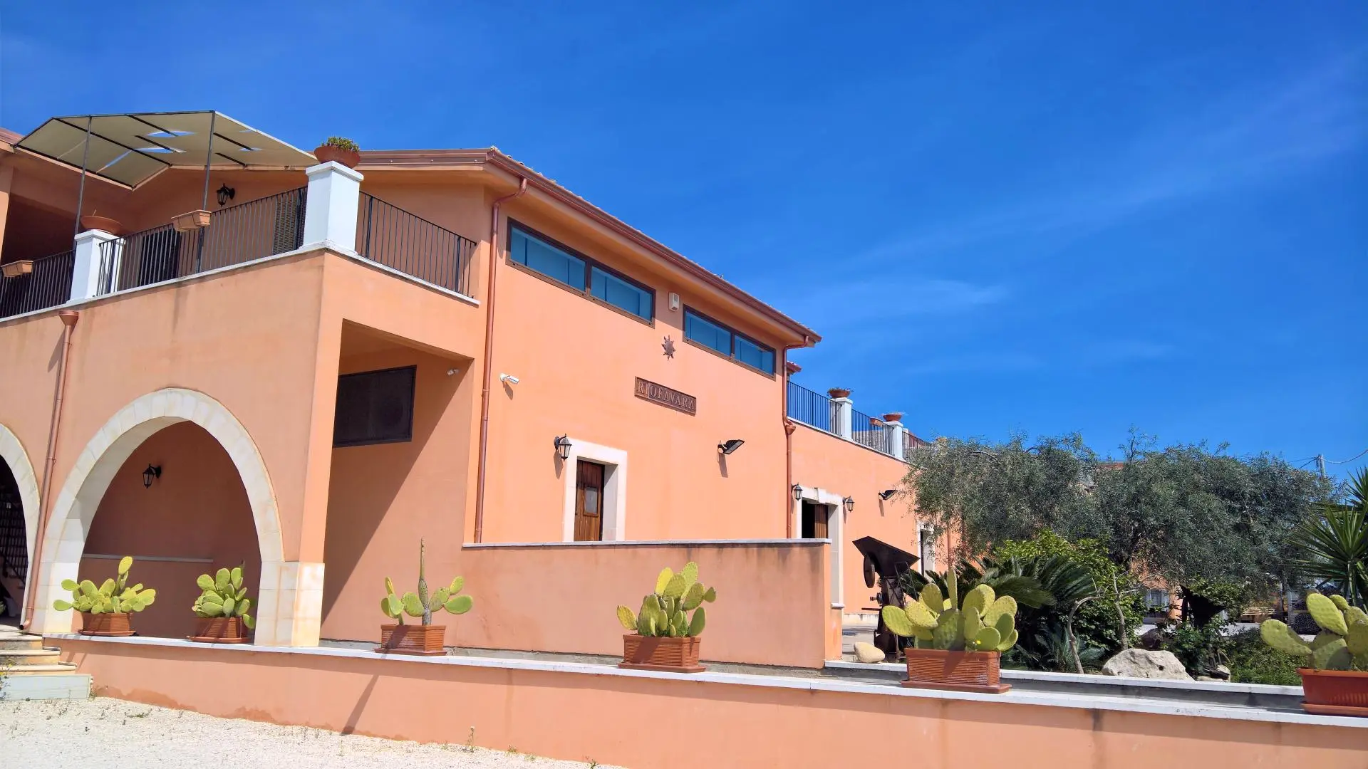 Azienda vinicola Riofavara e Wine Relais