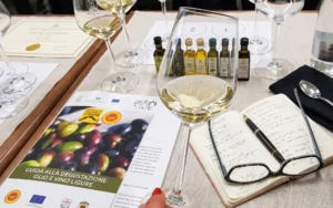 Il vino come espressione d'arte e la maestria dei prodotti DOP della Liguria